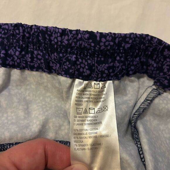 NWOT Isaac Mizrahi Live Purple Floral pant Size 28W petite (24 in inseam) - Picture 9 of 10